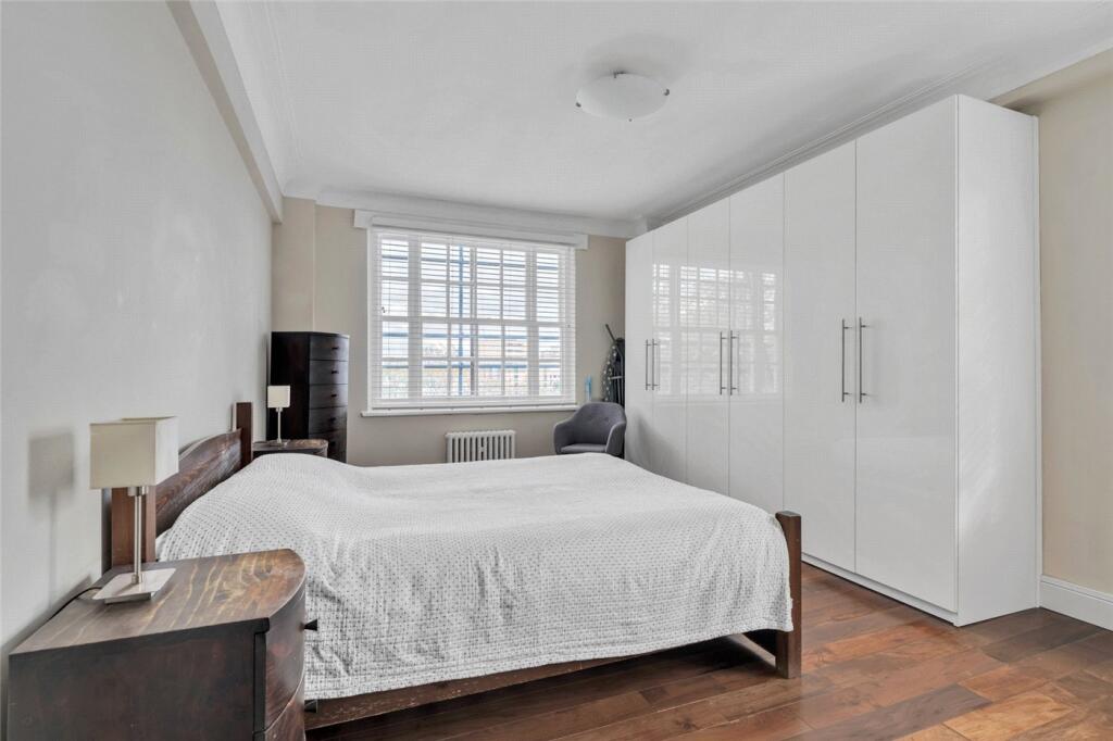Apartment in London - More