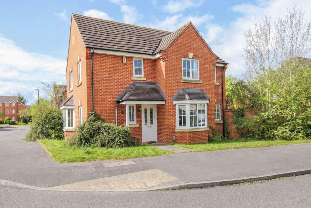 4-bed detached on Aqua Place, Rugby, CV21, £400,000