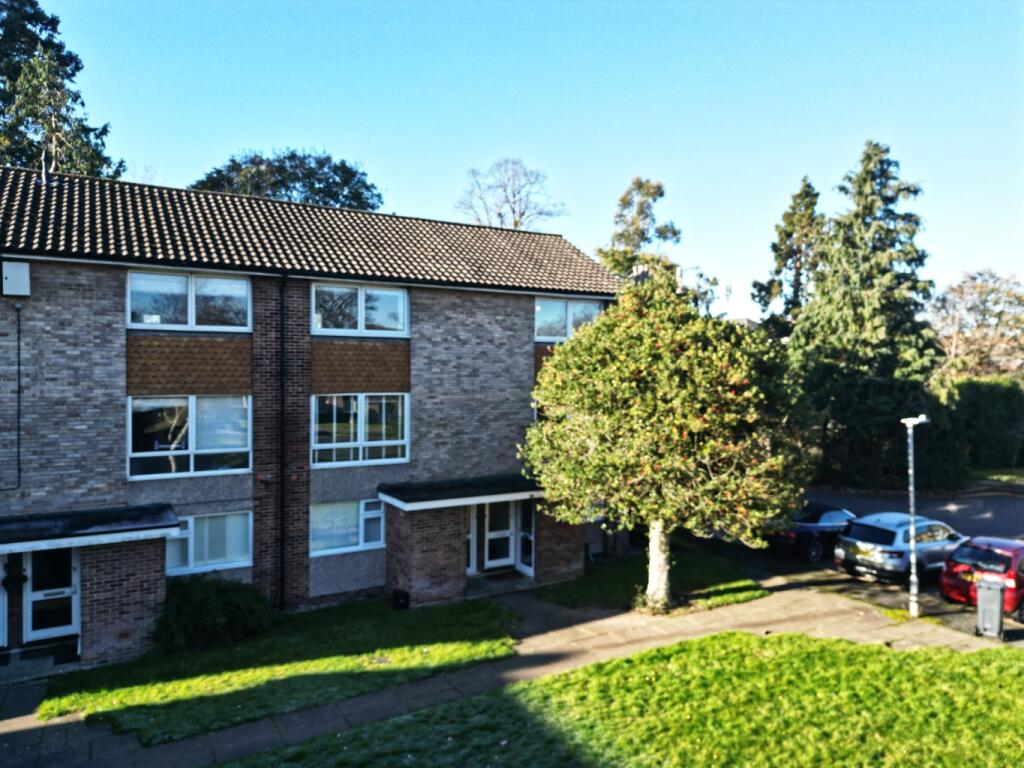 Main image of property: Lima Court, Bath Road, Reading, Berkshire, RG1 6NG