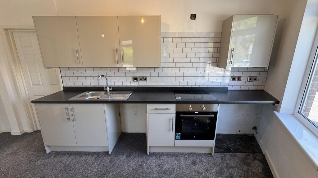 Apartment in Westbury, Leigh Park - View 2