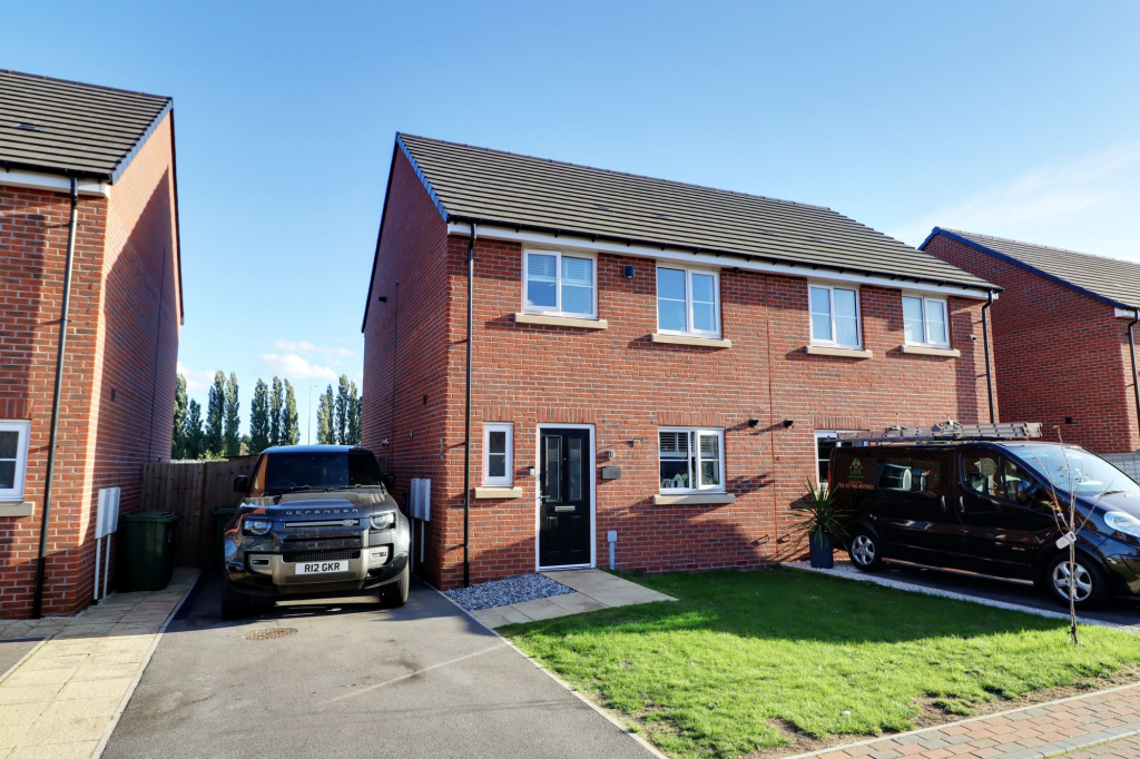 Main image of property: Bunting Mews, Scunthorpe, DN16