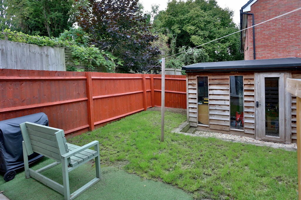 House in Newport - View 3