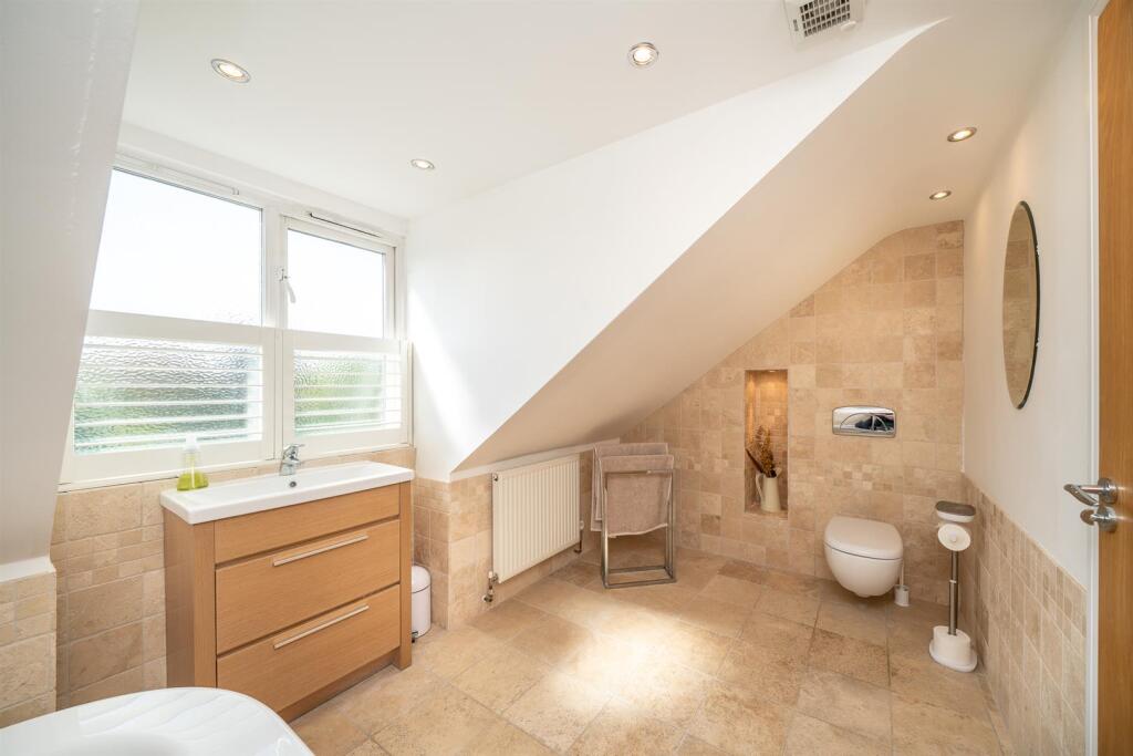 Additional image 32 of Longacres, St. Albans