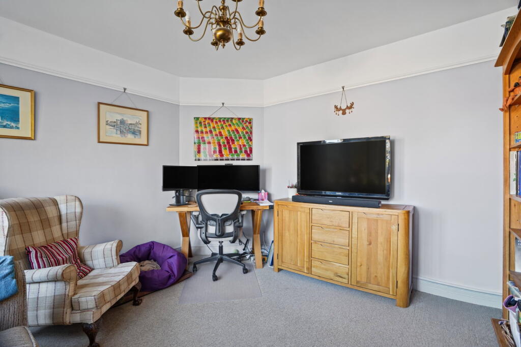 House in Uttlesford, Saffron Walden - More