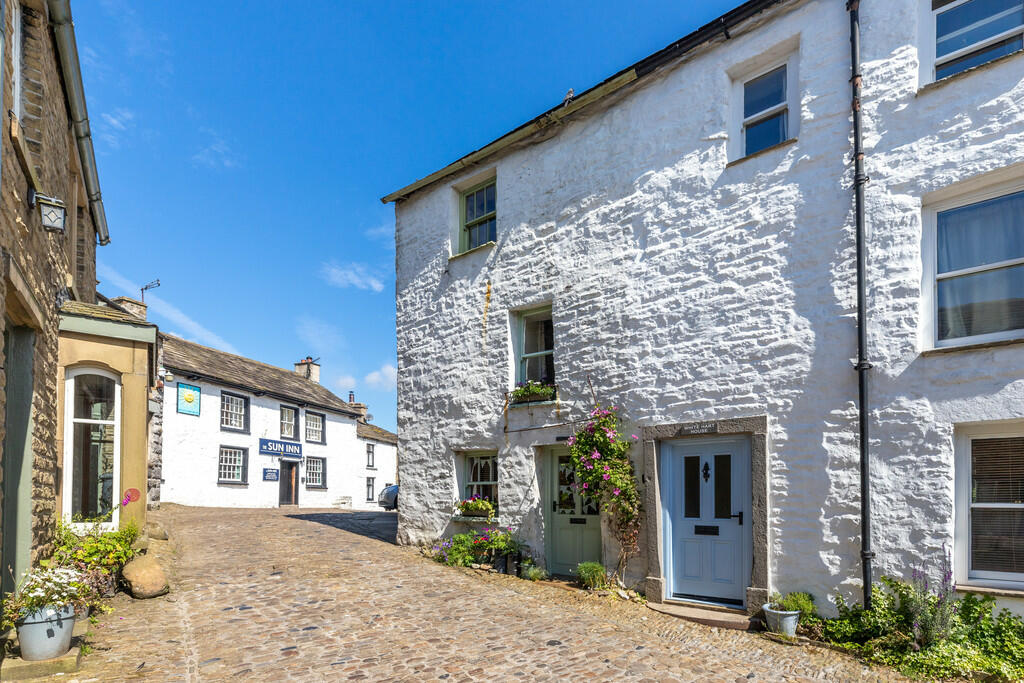 3-bed house on Gable Cottage, Main Street, Dent, LA10 5QL , £230,000