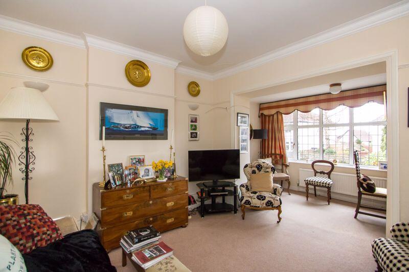 5 bed detached - Clinton Road, Penarth image 2