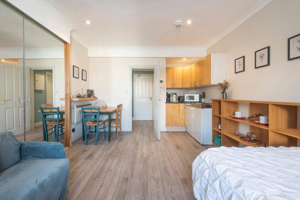 Studio apartment for rent