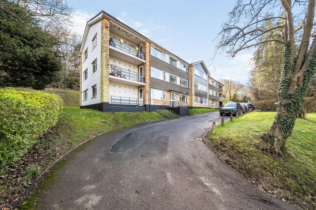 Beechwood Road, Caterham, CR3 photo 4