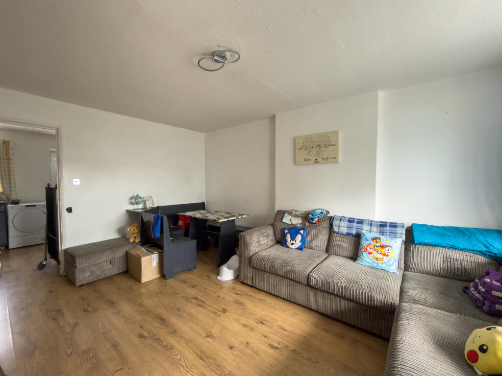 House in Darlington, Eastbourne - View 2