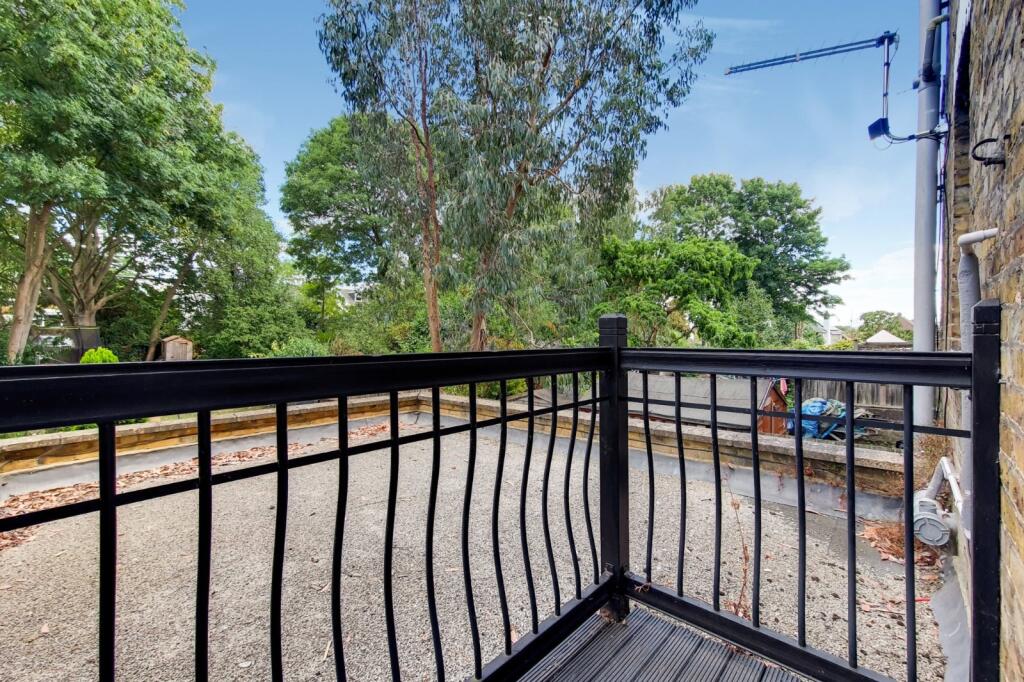 Apartment in London, Royal Borough of Kingston upon Thames - View 4