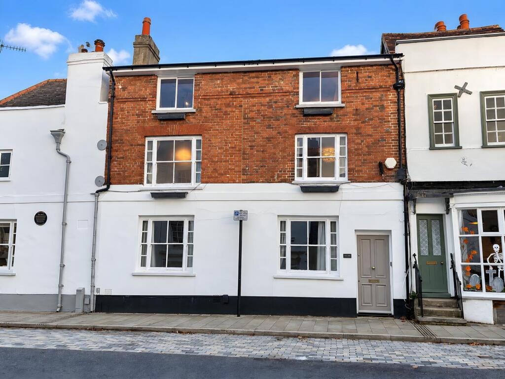 Main image of property: High Street, Old town, Hemel Hempstead