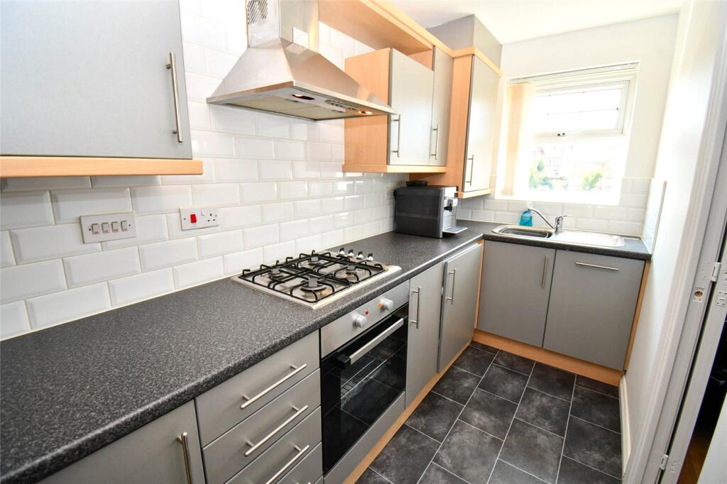 Apartment in Wirral, Liverpool City Region - View 3