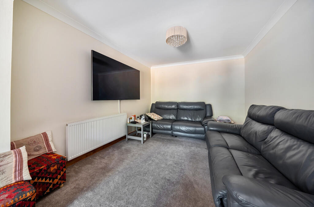House in Reading, Earley - More