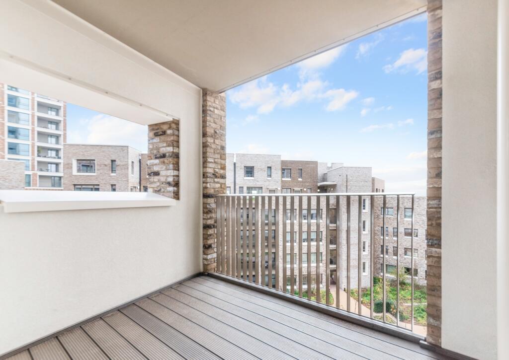 Apartment in London - More