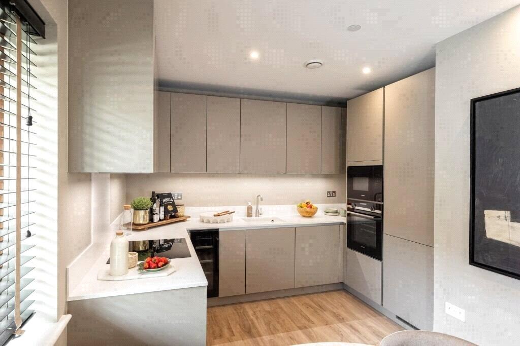 Apartment in Twickenham - View 3