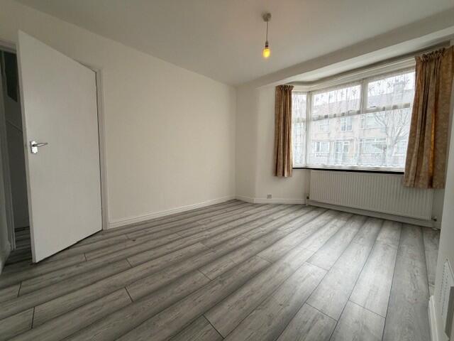 House in London - View 3