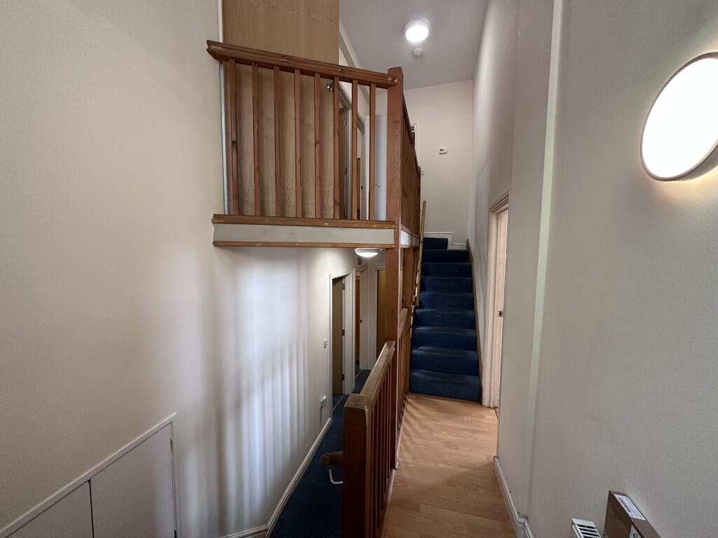 5 bedroom maisonette for rent