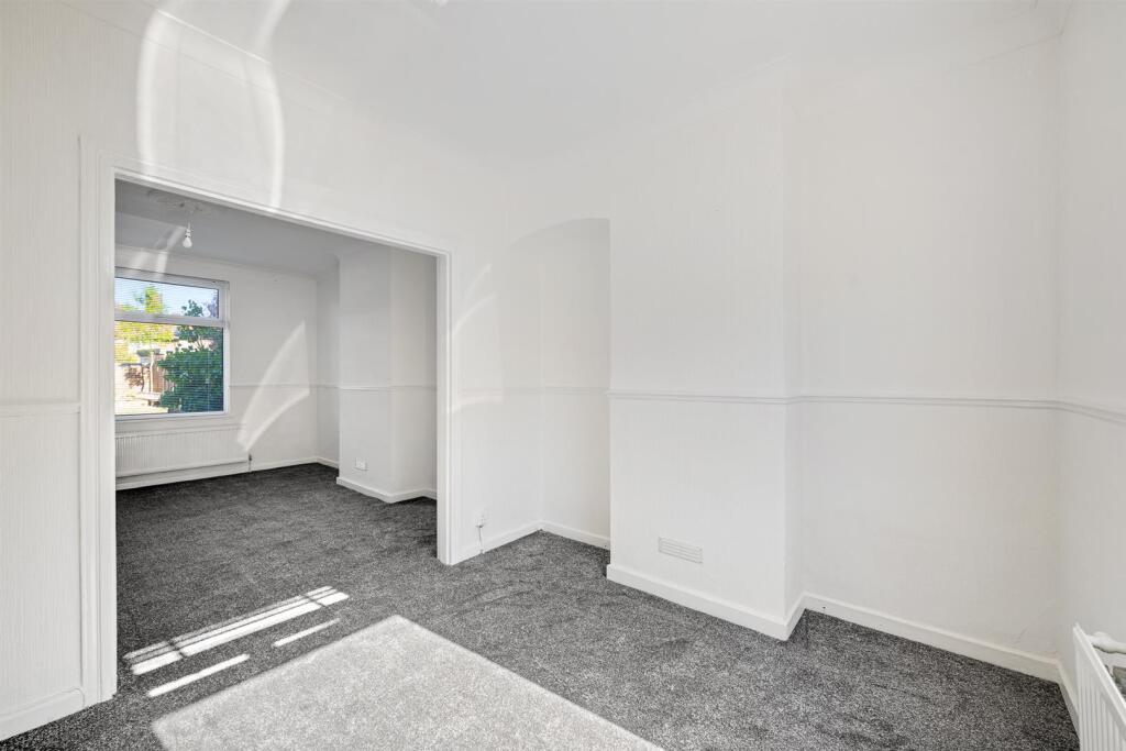 House in Bromley - View 5