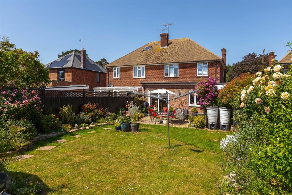 Raleigh Crescent, Goring-By-Sea photo 4