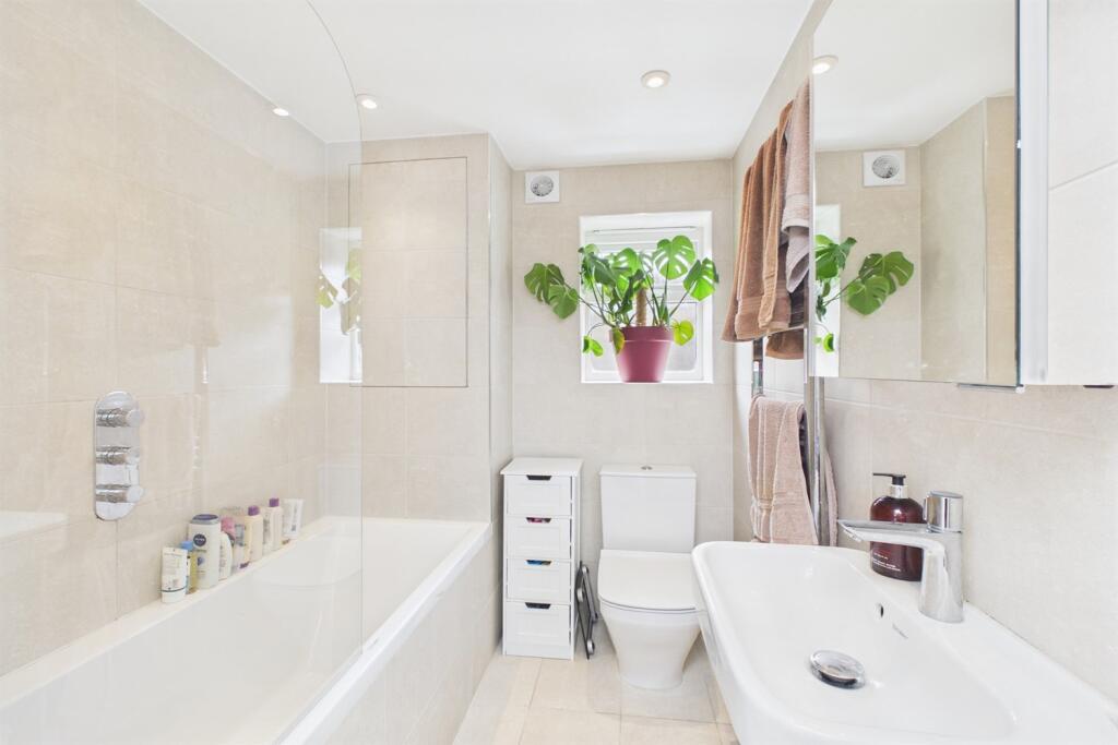 Apartment in London - More