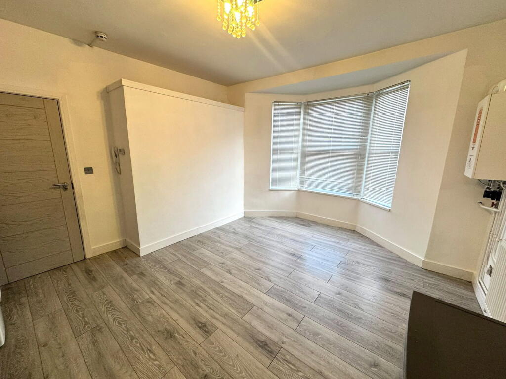 Main image of property: Flat 3, 28 Milton Road, Swindon, SN1 5JA