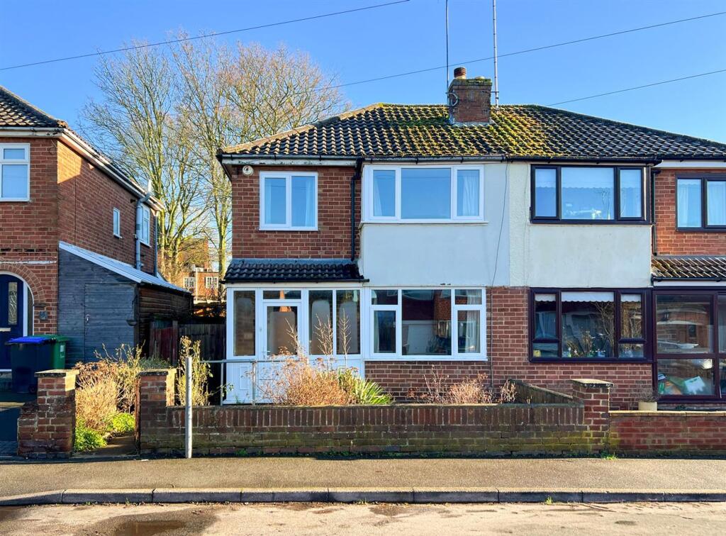 Main image of property: New Street, Cubbington, CV32