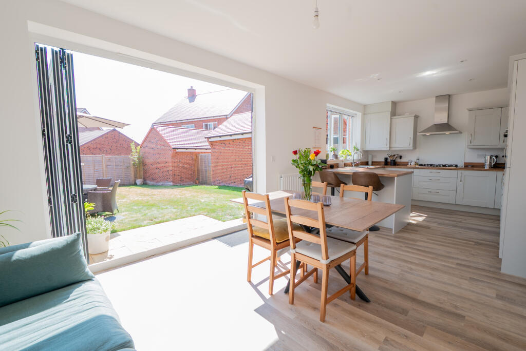 Oakland Road, Botley, Southampton, Hampshire photo 2