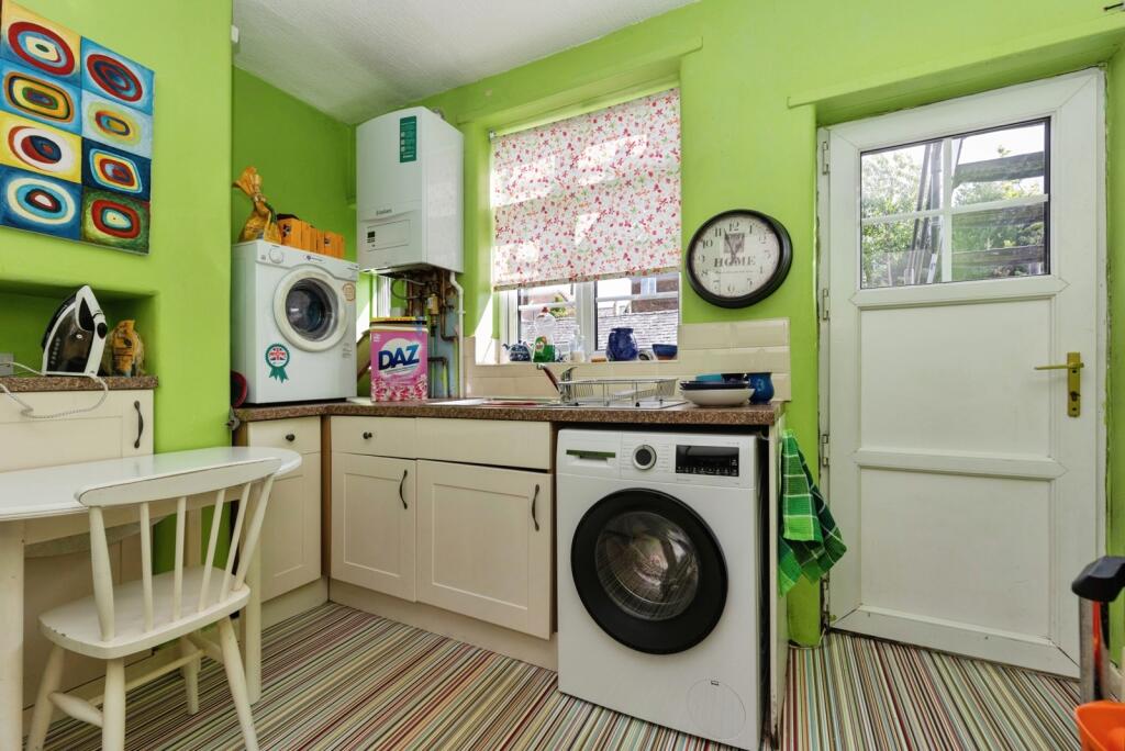 Apartment in Trafford, Greater Manchester - View 5