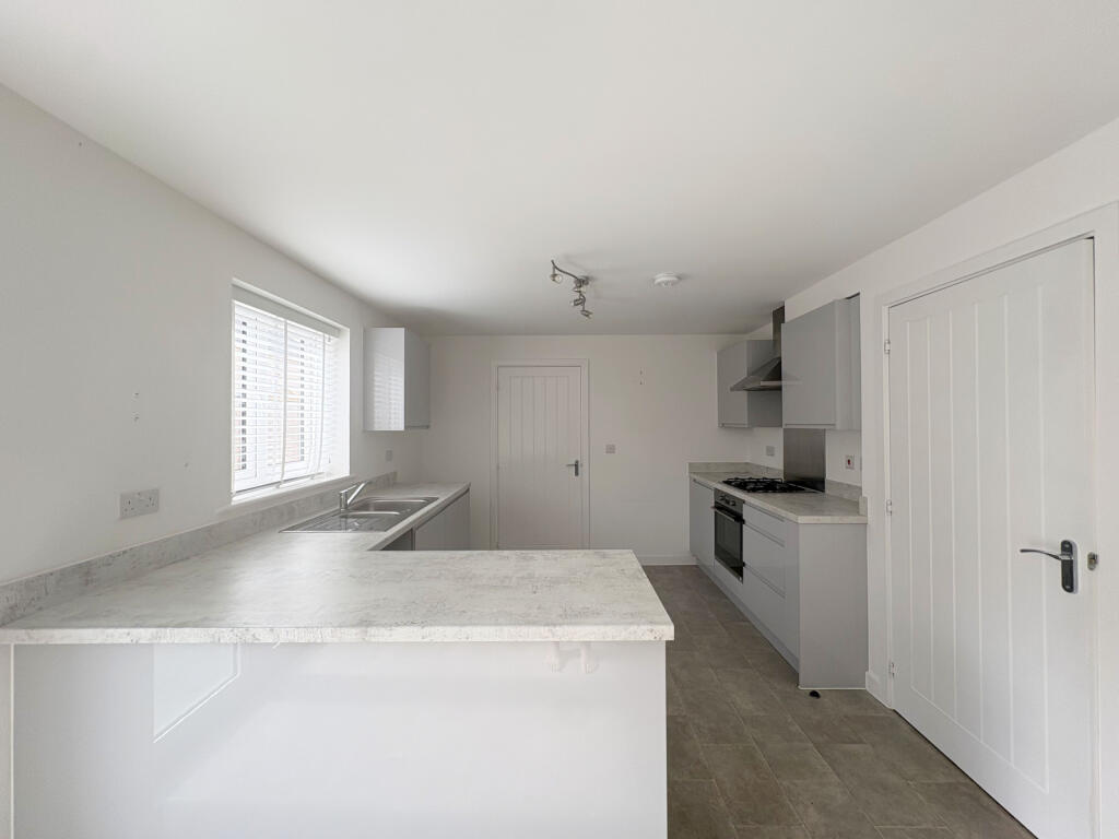 House in Gloucester - View 5