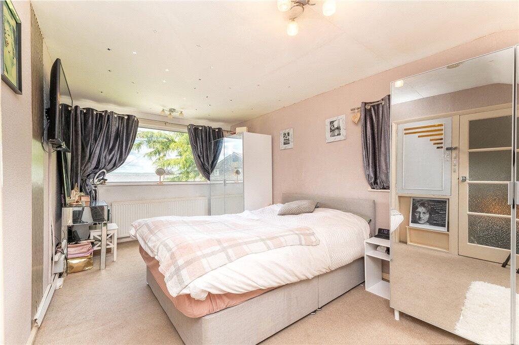 House in Bradford, Sandy Lane - More