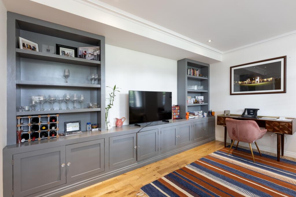 Apartment in London, City of Westminster - View 3