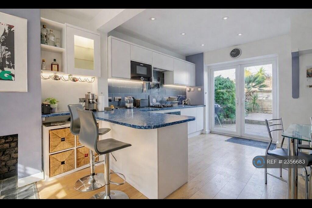 House in Brighton, Round Hill - View 5