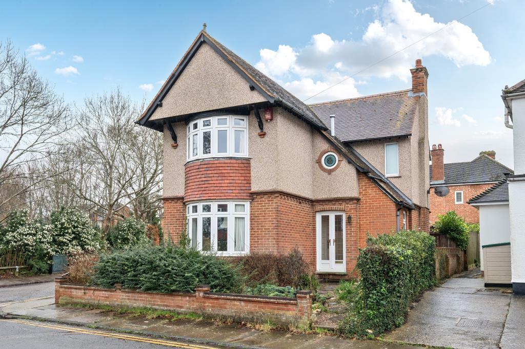 Main image of property: Vale Road, Aylesbury, HP20