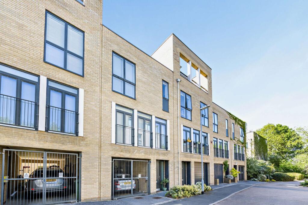 Main image of property: Plantation Avenue, Trumpington, Cambridge