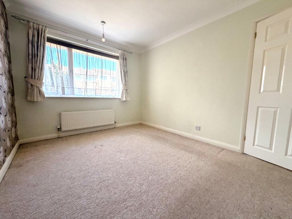 House in Ryde, Weeks - More