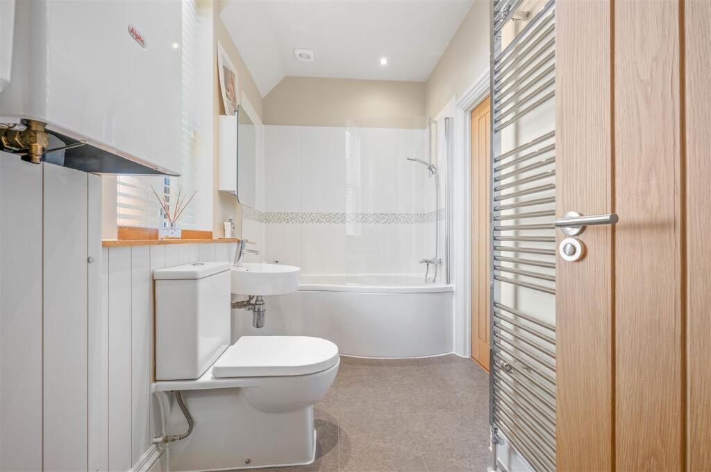 Additional image 14 of Stratford Road, Henley-In-Arden