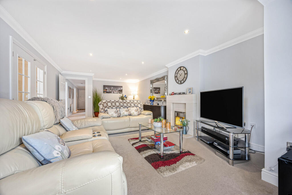Apartment in Reading, St. Nicholas, Hurst - View 3