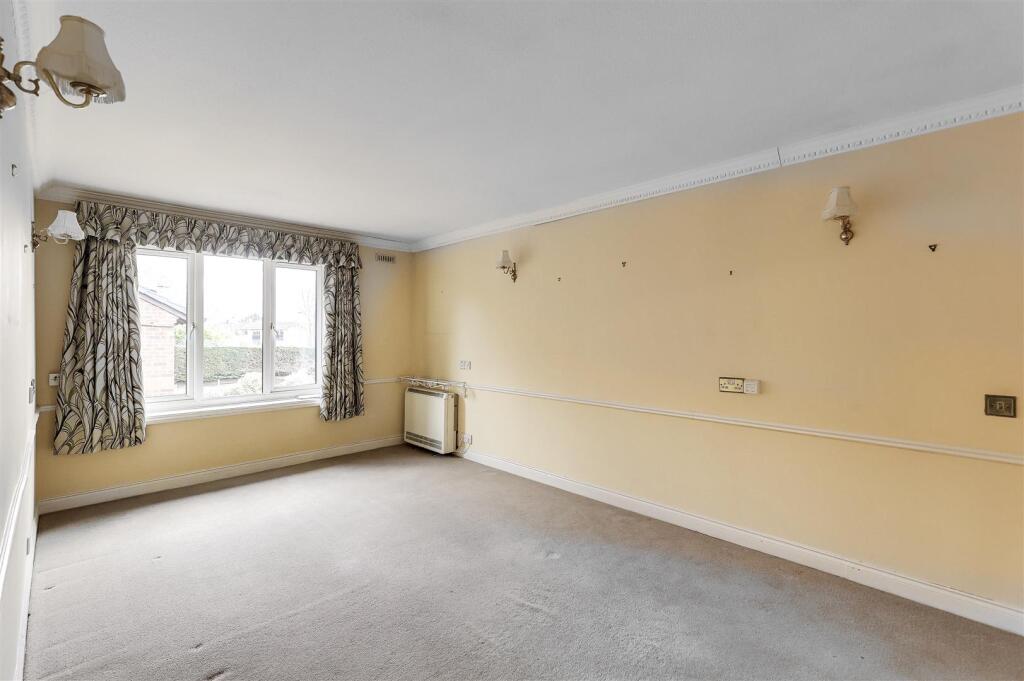 Park Avenue, Enfield photo 3