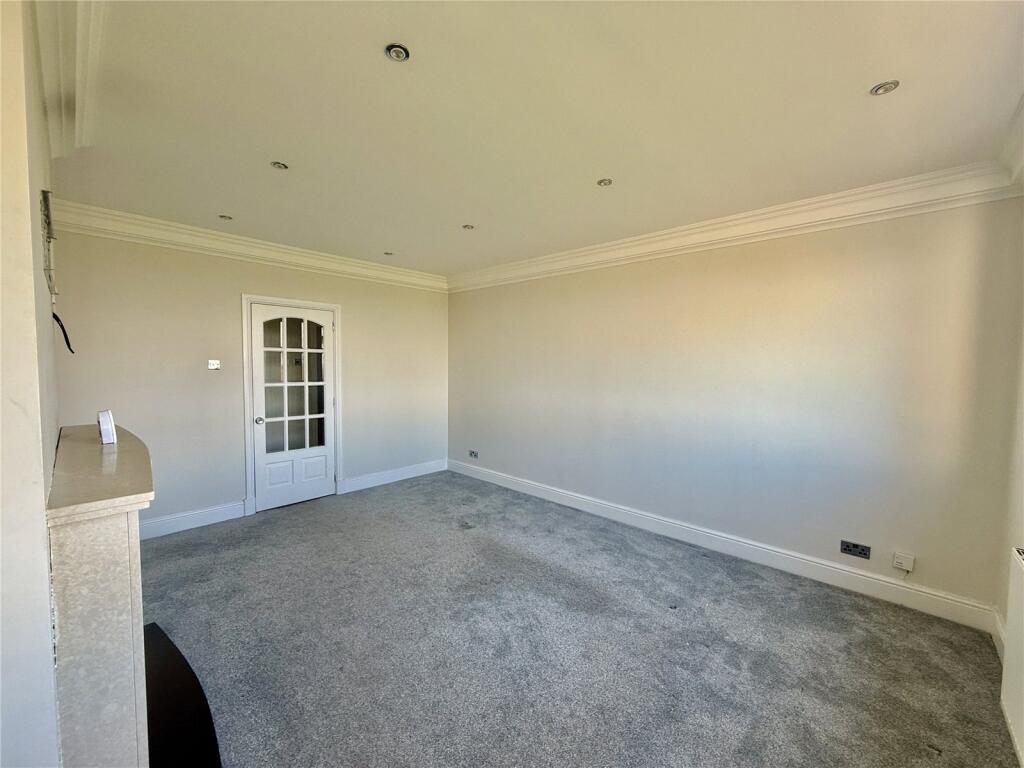 Burbo Bank Road South, Blundellsands, L23 photo 4
