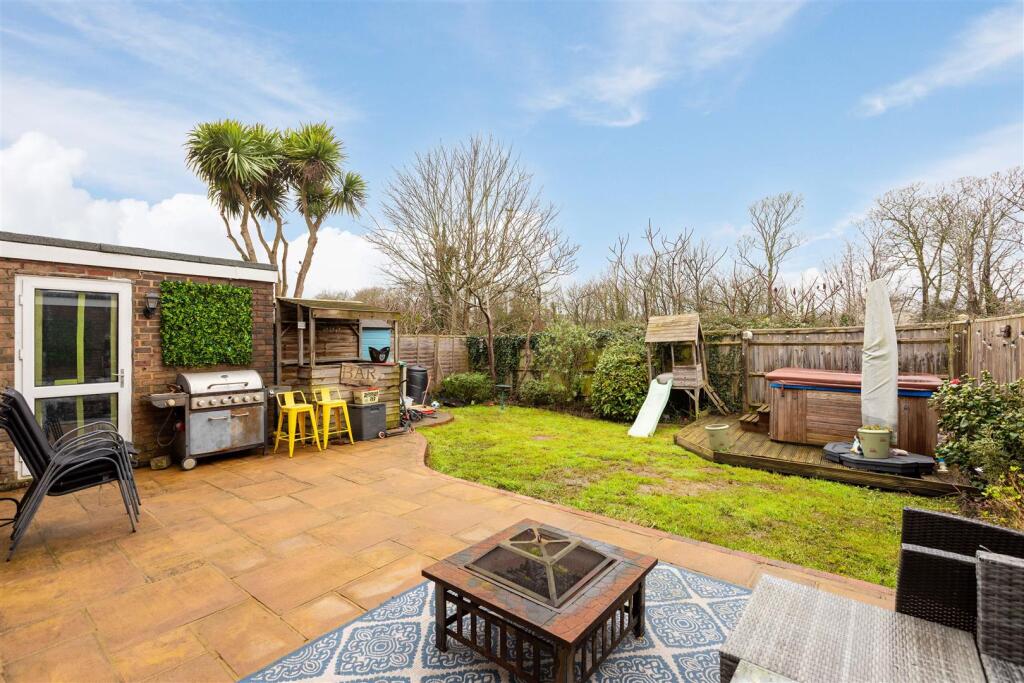 Kithurst Close, Goring photo 3