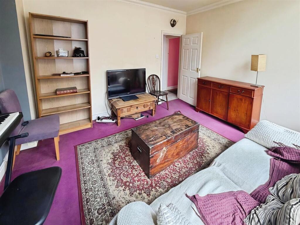 Apartment in Kettering, Avondale - More