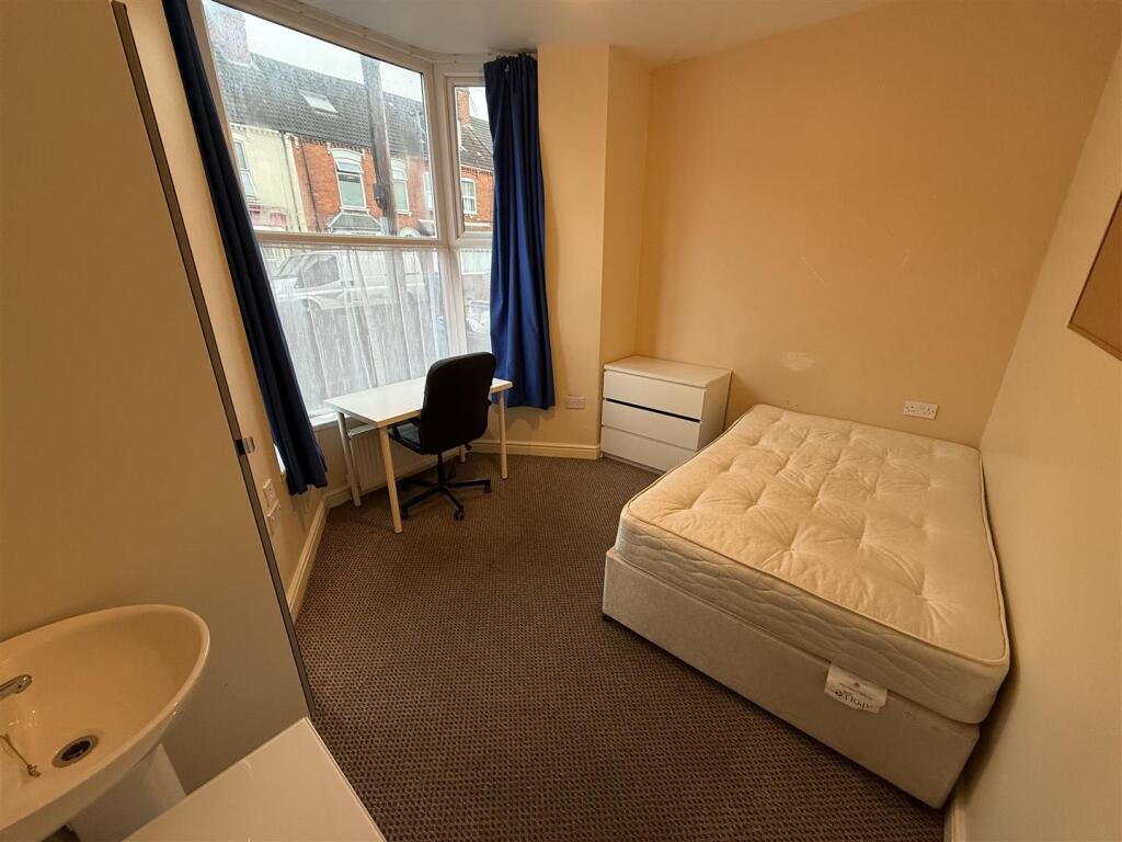 House in Hull, Kingston upon Hull - View 2