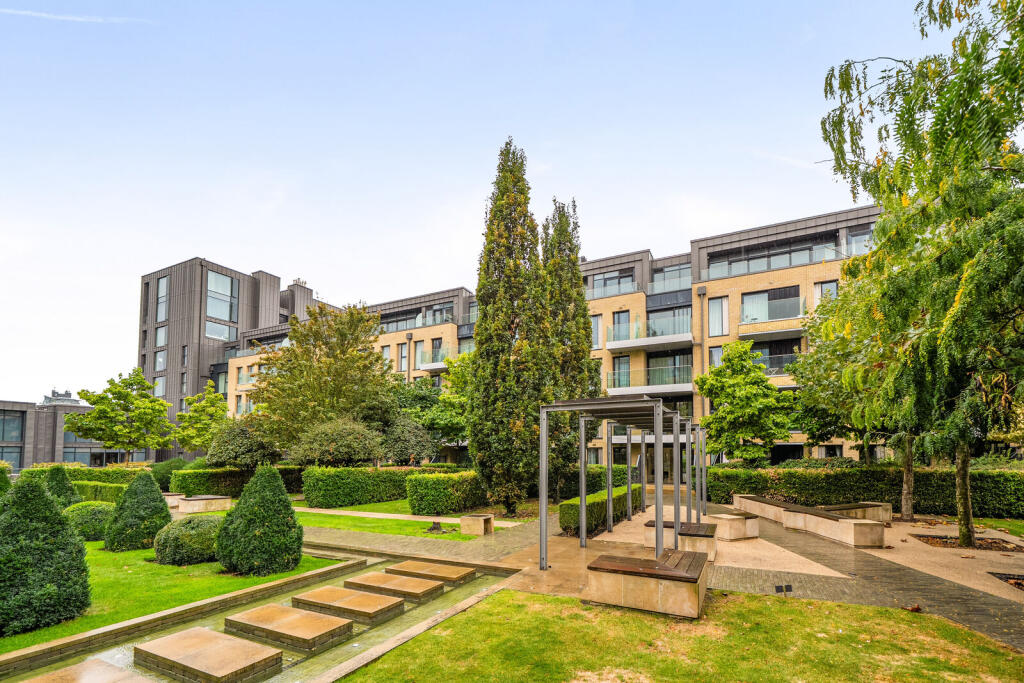 Apartment in London - More