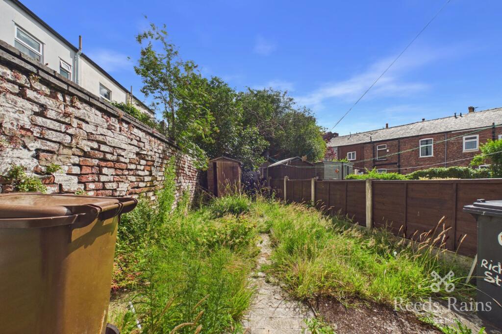 Richmond Street, Hyde, Greater Manchester, SK14 photo 4