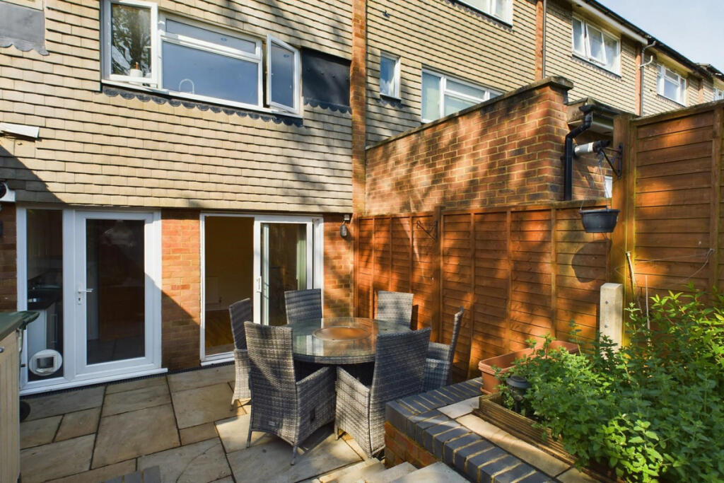 Ebberns Road, Hemel Hempstead, HP3 photo 3