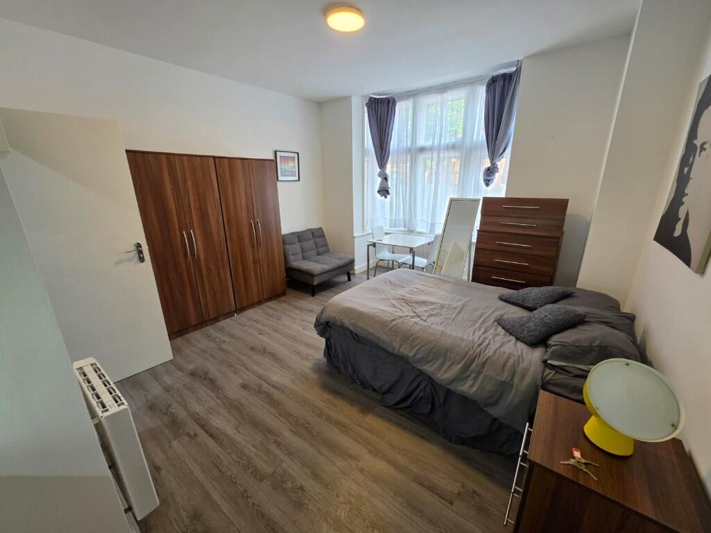 Main image of property: Park Avenue, London, NW2