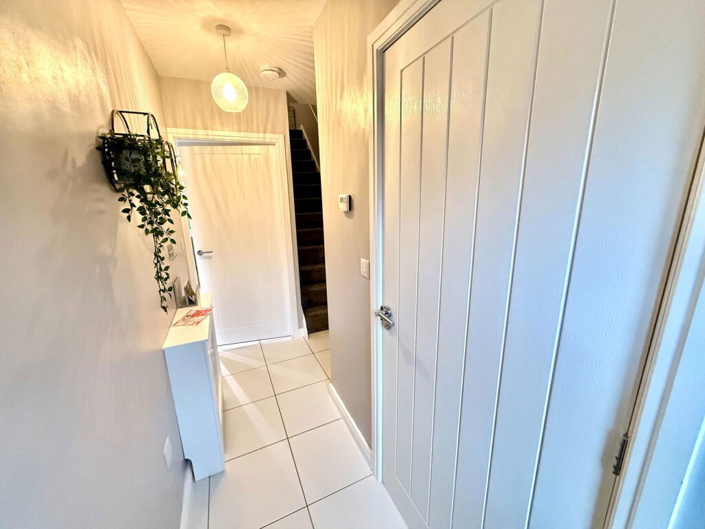 House in Sheffield, Stocksbridge - View 3
