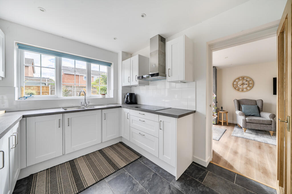 Pentland Avenue, Bristol, BS35 photo 5