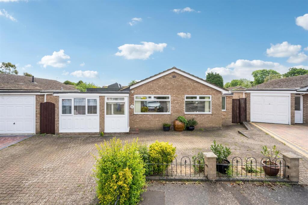 Main image of property: Barry Avenue, Bicester