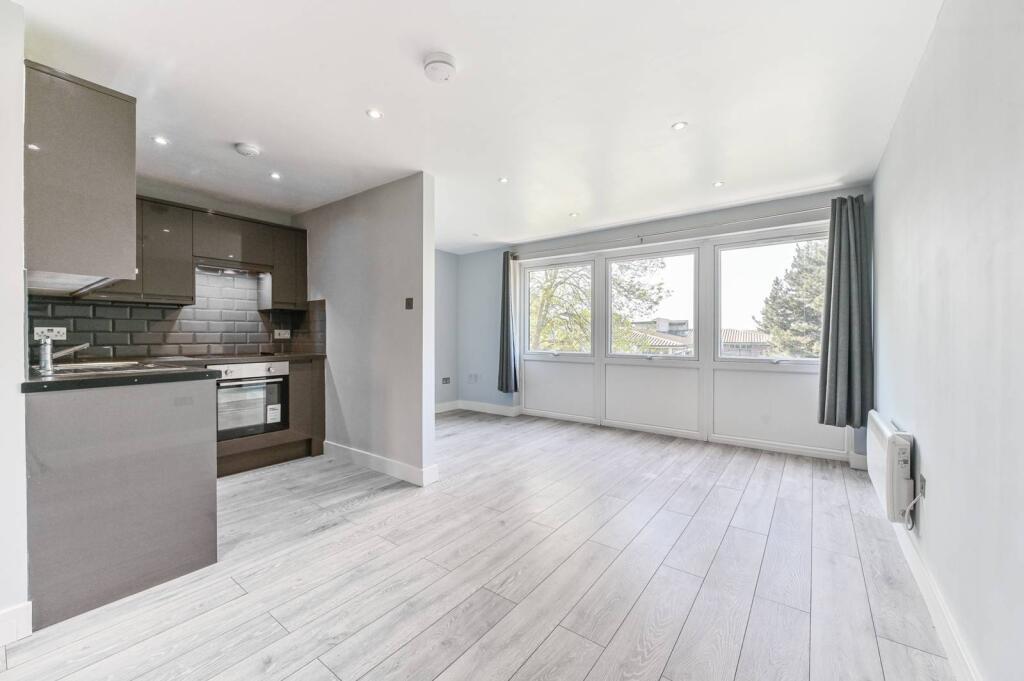 Main image of property: Menlo Gardens, Upper Norwood, London, SE19